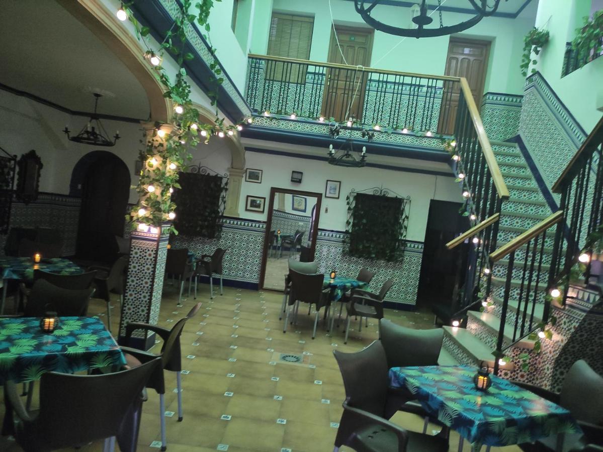 Hostal Restaurante Bar Cafeteria La Melchora Posadas Extérieur photo